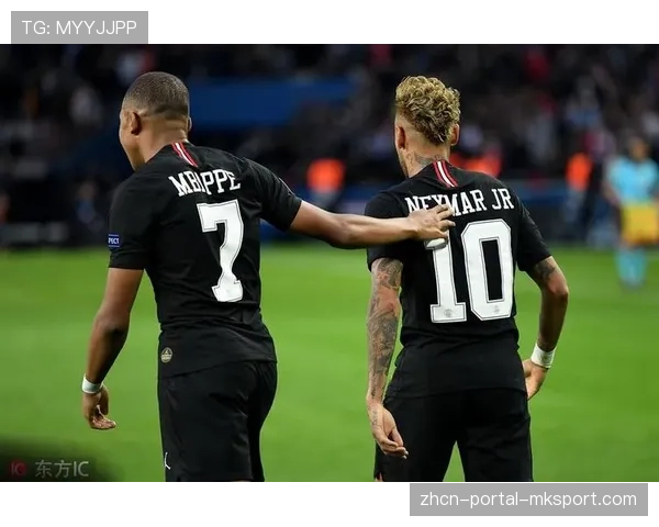 欧足联就巴黎极端球迷投掷烟火事件展开调查，俱乐部面临空场风险